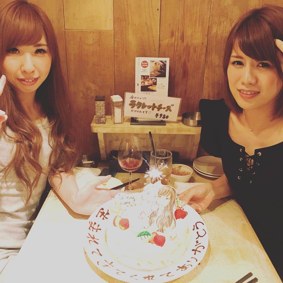 肉talian 金山店のインスタグラム：「こんばんは^_^ . 肉タリアン金山店のしんきです😘 . 最近は天気が不安定で僕の心も不安定です . みなさんは大丈夫ですか??? . そんな時は肉タリアンの美味しいお肉を食べて元気になっちゃいましょう😁😁😁 . 今回の写真は、、、 . お友達にサプライズをしたいというご要望にお応えして、お客様が持ちこんだケーキをプレートに乗せて提供させていただきました💗💗💗 . 友達、恋人、家族などなど、サプライズをお考えの方はぜひぜひご相談ください👍👍 . スタッフが精一杯お手伝いさせていただきます😘🔥 . ご来店お待ちしております‼️ _______________________________________ #肉タリアン  #肉 #ステーキ #サプライズ #はっぴーばーすでー #記念日 ＃バースデープレート #hbd #ガブリチキン #ブルームダイニングサービス #金山 #金山駅 #ラクレットチーズ #みなと祭り」