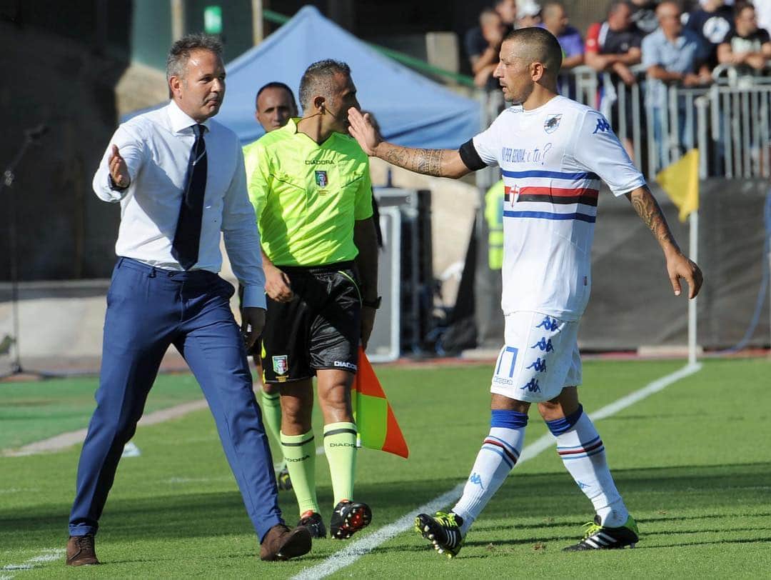 アンジェロ・パロンボのインスタグラム：「Forza Mister!!!! ❤️ #sampdoria #sinisamihajlovic #nonmollare #siamotutticonte」
