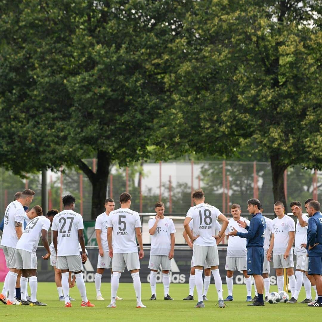 バイエルン・ミュンヘンさんのインスタグラム写真 - (バイエルン・ミュンヘンInstagram)「⚪ Bright white - what a sight! 😍 Looking good, boys! ⚪ @adidasfootball #heretocreate #FCBayern #MiaSanMia」7月14日 20時19分 - fcbayern