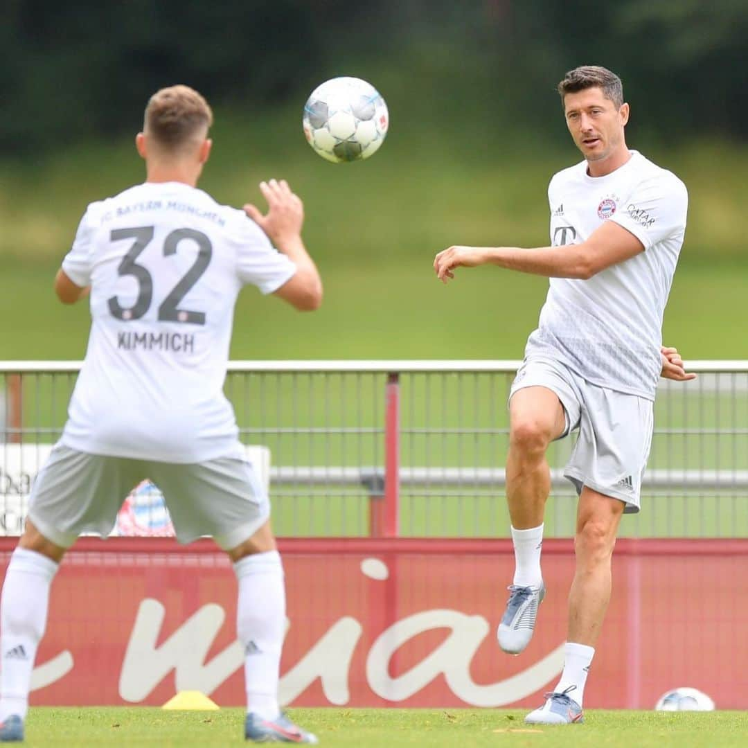 バイエルン・ミュンヘンさんのインスタグラム写真 - (バイエルン・ミュンヘンInstagram)「⚪ Bright white - what a sight! 😍 Looking good, boys! ⚪ @adidasfootball #heretocreate #FCBayern #MiaSanMia」7月14日 20時19分 - fcbayern