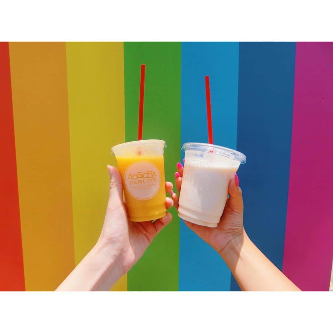 的場絢香さんのインスタグラム写真 - (的場絢香Instagram)「🏖﻿ ﻿ 来間島。﻿ ﻿ 小さい島だけど、﻿ ジャングルの中のカフェとか﻿ 映えなスムージショップとか﻿ かわいい雑貨屋さんとか﻿ いろいろあった🌴✧﻿ ﻿ 宮古島のまわりには車で行ける島が﻿ いくつもあるからドライブ楽しい~~🚘♩﻿ ﻿ __________________________________ #マトバ旅 #宮古島 #来間島 #沖縄 #ハンモック #スムージー #映え #miyakojima #kurimajima  #aozoraparlor #panipani」7月14日 20時19分 - ayaka_matoba