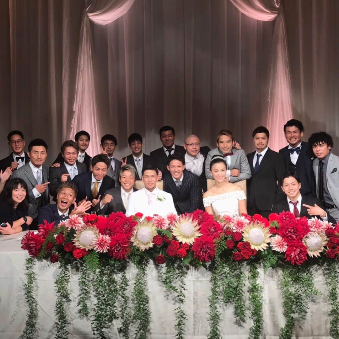 城戸康裕さんのインスタグラム写真 - (城戸康裕Instagram)「今日は弘嵩、高橋ユウさんの結婚式〜💒 ・ すっごい豪華過ぎ(￣▽￣)✨ ・ 良い式だった〜✨✨ ・ KRESTの中に潜入写真👍 ・ トランプのトランプをオタケちゃんにお土産もらった笑♠️ ・ @hirotakaurabe @takahashiyu.official #happywedding #末永くお幸せに✨」7月14日 20時28分 - yasuhiro.kido