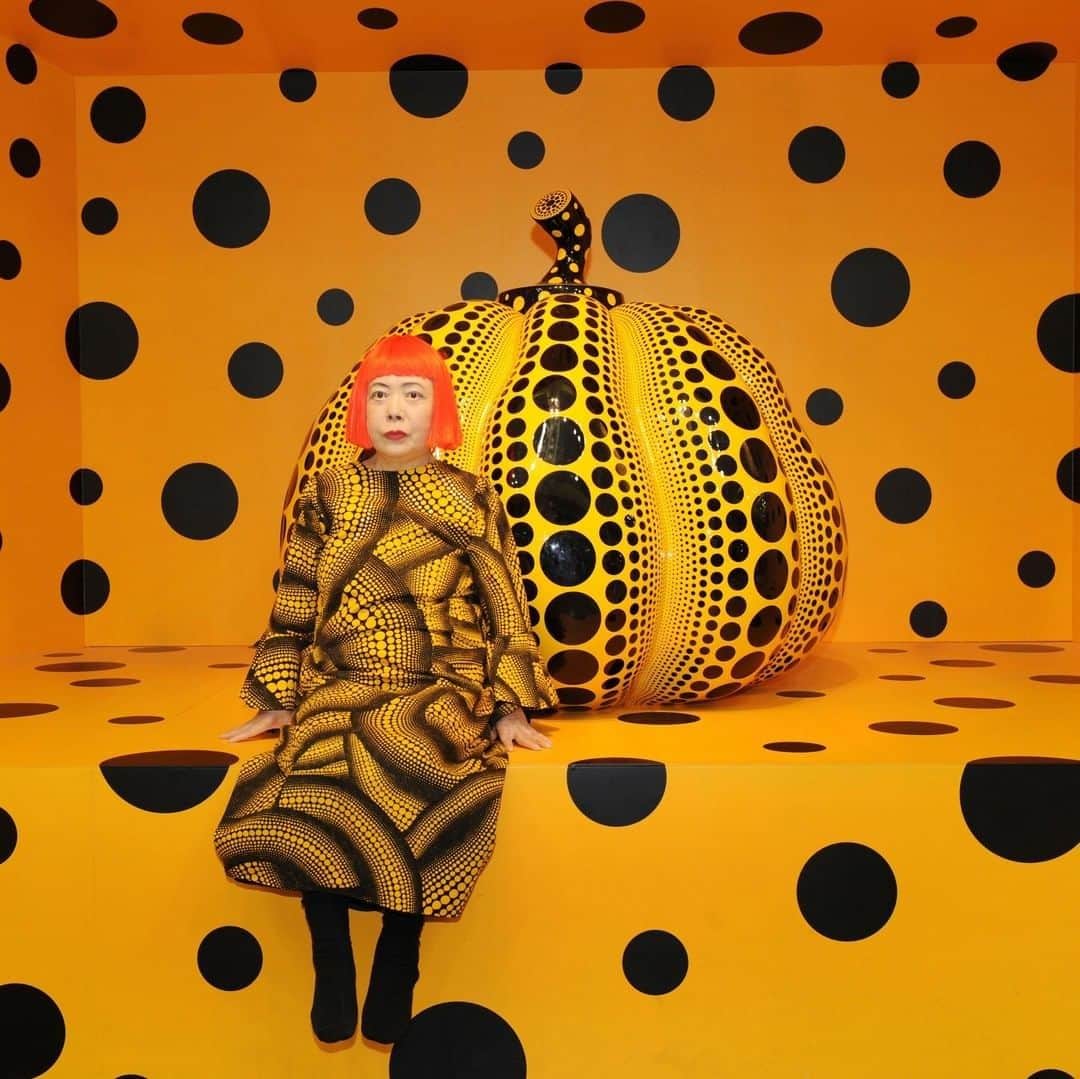 HYPEBEASTさんのインスタグラム写真 - (HYPEBEASTInstagram)「@hypebeastart: Japanese contemporary artist Yayoi Kusama will be bringing her work to New York next year for a colossal exhibition at the @nybg. The presentation will take place across a whopping 250 acres, and will feature her signature mirrored rooms and installations, a massive pumpkin sculptures, and her first-ever greenhouse installation. It’s set to commence on May 2 and conclude on November 1, 2020. ⁠ Photo: Ota Fine Arts; Victoria Miro; David Zwirner」7月14日 20時25分 - hypebeast