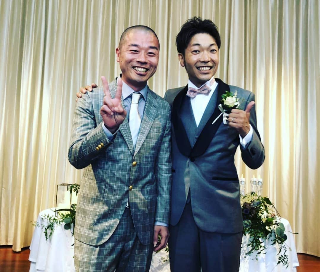 山名文和さんのインスタグラム写真 - (山名文和Instagram)「秋山さんの結婚式。  おめでとうございます！  司会させてもらいました。  これは、たまたまの顔です。  僕はずっと笑顔でしたよ。」7月14日 20時36分 - fumikazu_yamana
