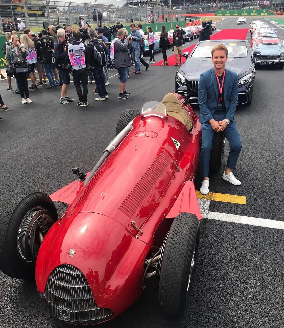 ニコ・ロズベルグさんのインスタグラム写真 - (ニコ・ロズベルグInstagram)「wow wow wow! this is the @alfaromeoofficial 158 in which Giuseppe Farina won the first ever @f1 race in 1950!!!! crazy stuff 🤯 the race was held at @silverstonecircuit too!  #f1 #formula1 #formulaone #formel1 #britishgp #silverstone #alfaromeo」7月14日 20時45分 - nicorosberg