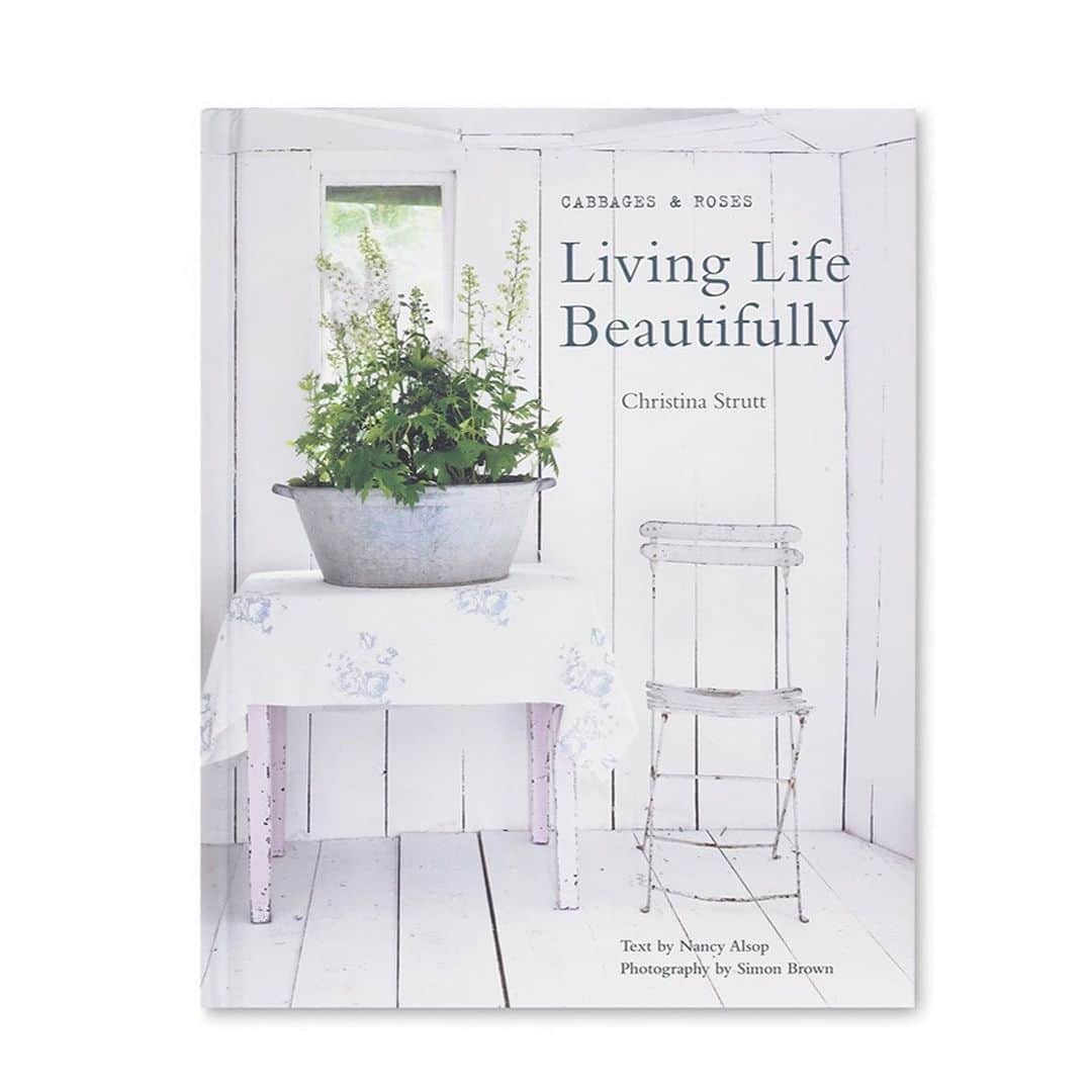キャベジズ&ローゼズのインスタグラム：「Live Life Beautifully ❤🌿 A timeless read for sunny days and more, we have restocked one of our favourite books by @christinastrutt 😍 Shop cabbagesandroses.com to rediscover this classic book 📚 With every purchase of Living Life Beautifully, if you send an e-mail to info@cabbagesandroses.com, Christina will write an inscription of your choice. Treat yourself or make someone’s day extra special #livinglifebeautifully #goodread #decortips #interiors #interiordecor #interiordesign #lifestylebooks #cabbagesandroses #cabbagesandroseslifestyle @cabbagesandroses_shop 👆Link In Bio👆」