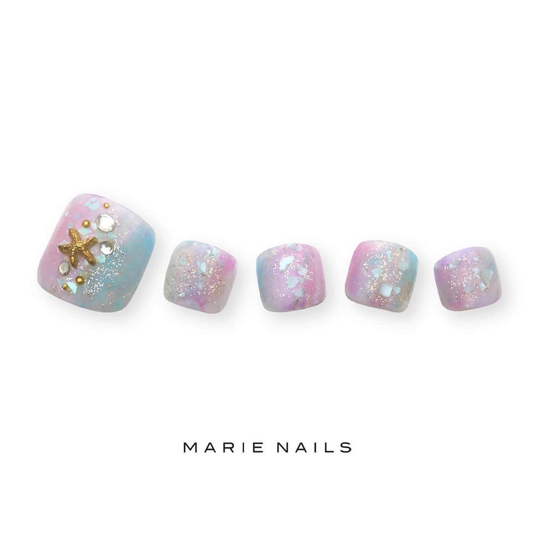 marienails_jpnさんのインスタグラム写真 - (marienails_jpnInstagram)「#nailartist #nailstagram #nailsofinstagram #nailswag #creative #nailpro #マリーネイルズ #marienails #ネイルデザイン #ネイル #nailist #ジェルネイル #nail #nails #ファッション #naildesign #nailart #footnail #fashion #pedicure #ネイリスト #gelnails #フットネイル #fashionista #fashionlove #ペディキュア #お洒落さんと繋がりたい #ネイリスト募集 #夏ネイル #ショートネイル」7月14日 20時41分 - marienails_jpn