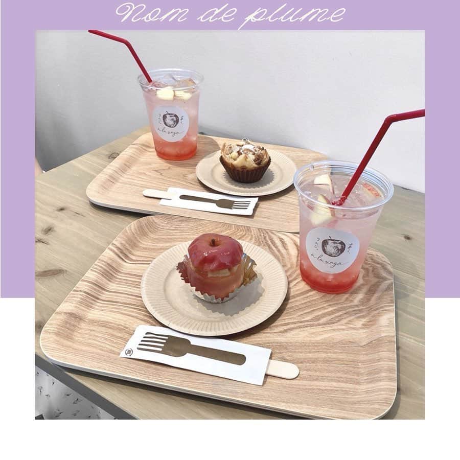 Nom de plumeさんのインスタグラム写真 - (Nom de plumeInstagram)「﻿ 神戸の青森りんご専門店﻿ 【あら、りんご。】🍎﻿ ﻿ 1階は林檎ジュースや﻿ 林檎を使用したスイーツがずらり♡﻿ 2階のカフェスペースでは﻿ 「りんご農家さんの思いをそのままスイーツに。」﻿ のコンセプト通り新鮮な﻿ 林檎を使用したスイーツや﻿ ドリンクが楽しめます✨﻿ ﻿ 中でも、自家製りんごシロップが香る﻿ 見た目も爽やかな﻿ りんごサイダーが人気みたい🌹💗﻿ ﻿ 青森りんごの魅力を感じられる﻿ ユニークなカフェ、﻿ ぜひ訪れてみてね😻﻿ ﻿ 📍アクセス﻿ 兵庫県神戸市中央区下山手通﻿ 3-10-1TRSXビル1,2階﻿ ﻿ ﻿ 🎀photo by 🎀﻿ ・@y.hama_mono01 ・@midori1215 ・@akringo_yun03 ・@tensi_pattun ﻿ ◇◇◇◇◇◇◇◇◇◇◇◇◇◇◇◇◇◇◇◇◇◇◇◇◇◇◇◇◇﻿ ﻿ #nomdeplume #あらりんご #神戸 #神戸カフェ #三宮カフェ #三宮 #元町 #元町カフェ #リンゴ専門店 #alaringo ﻿#りんご」7月14日 21時00分 - nomde_official