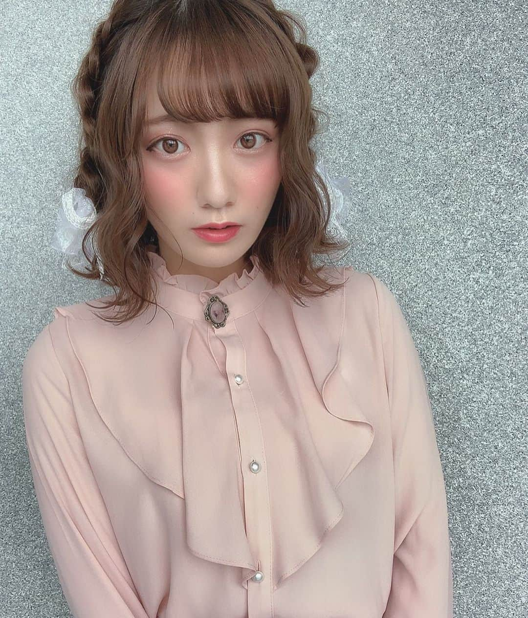 近藤真琴さんのインスタグラム写真 - (近藤真琴Instagram)「・ 恋心。 ・ ・  #ふうねに可愛くヘアメイクしてもらいました #ヘアメイク  #今回のテーマ #恋する乙女 #ドキドキするね  #まこちゃんの事好きになってよ〜 #好きなのに〜 #って感じだね #笑 #はずかしい 🙈笑 #dela #神田風音 #近藤真琴 #アイドル #instagood」7月14日 21時06分 - onakasuitamakochan