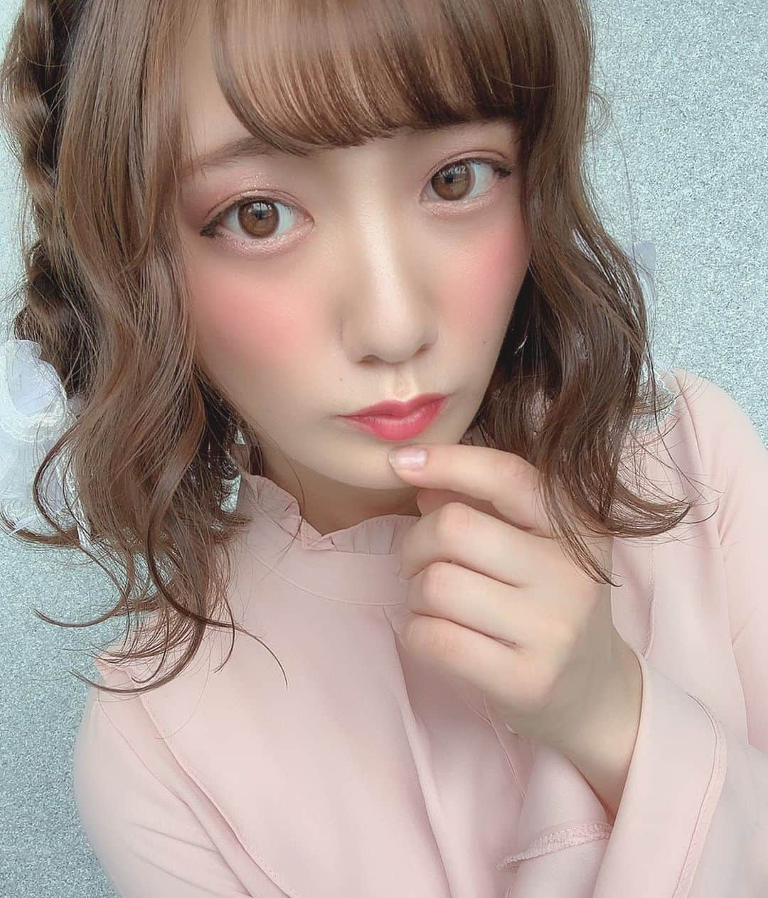 近藤真琴さんのインスタグラム写真 - (近藤真琴Instagram)「・ 恋心。 ・ ・  #ふうねに可愛くヘアメイクしてもらいました #ヘアメイク  #今回のテーマ #恋する乙女 #ドキドキするね  #まこちゃんの事好きになってよ〜 #好きなのに〜 #って感じだね #笑 #はずかしい 🙈笑 #dela #神田風音 #近藤真琴 #アイドル #instagood」7月14日 21時06分 - onakasuitamakochan