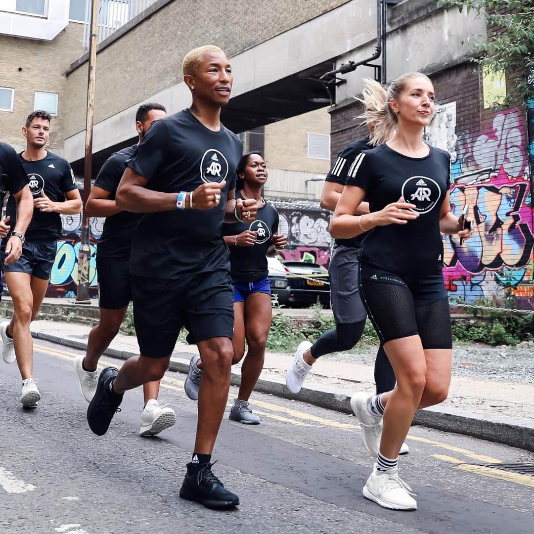 adidas Runningさんのインスタグラム写真 - (adidas RunningInstagram)「Running is the most HUman sport.  @Pharrell and @adidasrunners London take to the streets to test the new #SOLARHU collection, dropping July 20th. . #adidasPharrellWilliams #adidasRunnersLondon #Running」7月14日 21時20分 - adidasrunning