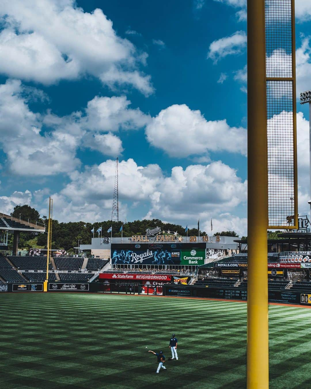 カンザスシティ・ロイヤルズさんのインスタグラム写真 - (カンザスシティ・ロイヤルズInstagram)「Beautiful day for a ballgame. #AlwaysRoyal」7月15日 2時49分 - kcroyals