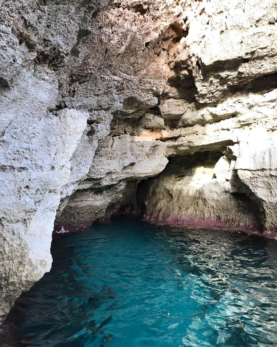 Zina Charkopliaさんのインスタグラム写真 - (Zina CharkopliaInstagram)「Caving #formentera」7月14日 21時28分 - zinafashionvibe