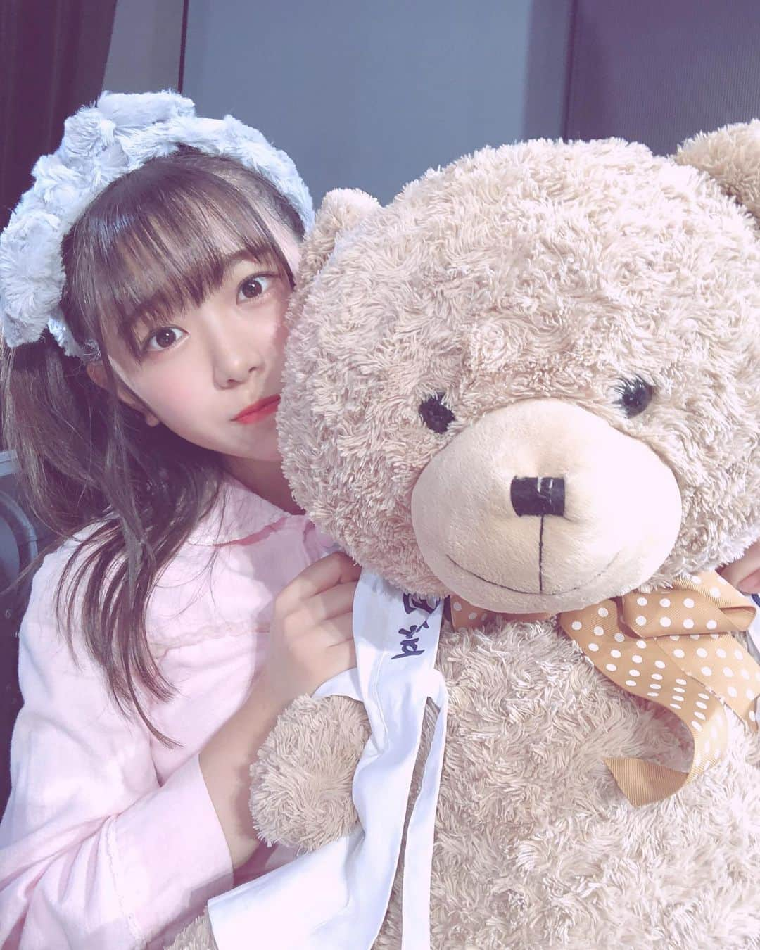 武田智加さんのインスタグラム写真 - (武田智加Instagram)「♡♡♡ . お世話になってるくまさん🐻 . . 山笠がもうすぐだから山笠はっぴバージョンだったよ . 全然見えてないけど🙊 . . 2回公演あとは、くまさんもへにゃんってしておつかれモードでした🥺 えげつない投げ方されてるからね🥺 . . #博多山笠 #山笠  #🐻 #くま #くまのぬいぐるみ #ただいま恋愛中公演」7月14日 21時32分 - moka0225_hkt