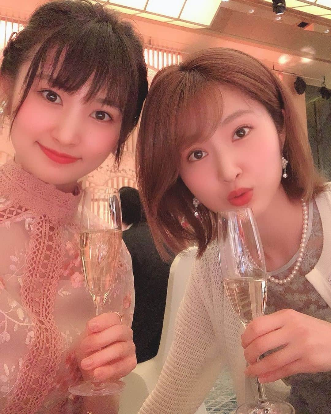 大久保聡美さんのインスタグラム写真 - (大久保聡美Instagram)「1年ぶりくらいに会えたしーちゃん💛 ユウちゃんもしーちゃんも久しぶりな感じがしないね🤣 美しさに磨きがかかっていたよ(*⁰▿⁰*)💫 . ドレスは今日のために新調しましたっ👗 #披露宴 #セラミュ #dress」7月14日 21時38分 - stm_o_