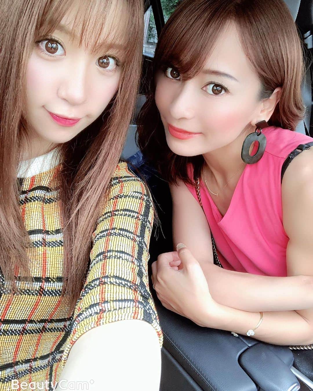 河瀬鮎美のインスタグラム：「やっとインスタの調子も戻った〜😫❤️ そしてやっと体調も戻ってきたから会いたいのに会えなかったお友達にも会ってゆきたい〜🥺💕 この日はIKEAに大好きなちぃちゃんと❤️❤️この方はとにかく綺麗で優しくて面白い☺️💗笑  この日もとっても楽しくて面白かったよ💕笑  #IKEA#家具#ドレッサー#欲しい#親友#心友#大好き#instagood」