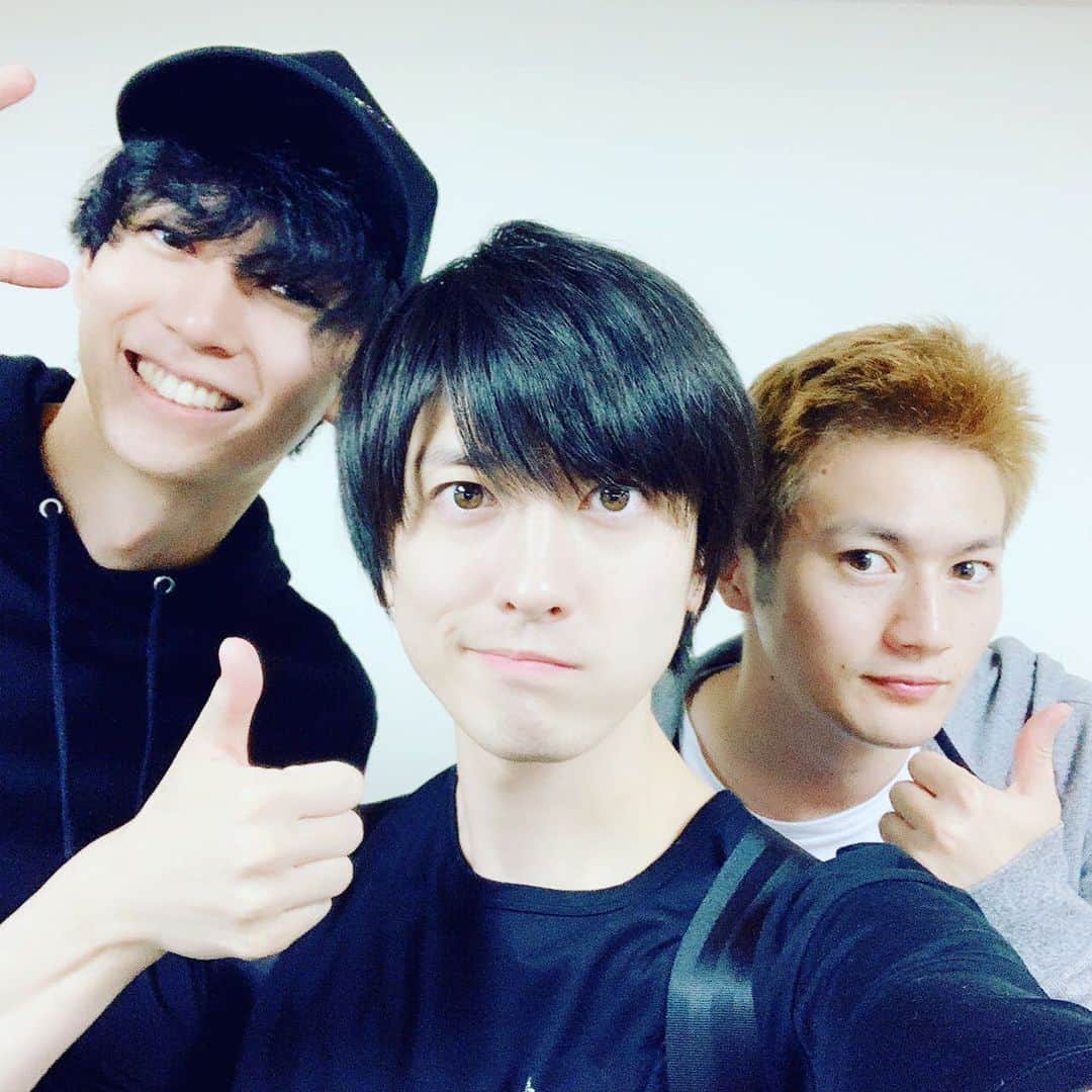 のインスタグラム：「Run For Your Wife  #1人だけチョキ✌️笑」