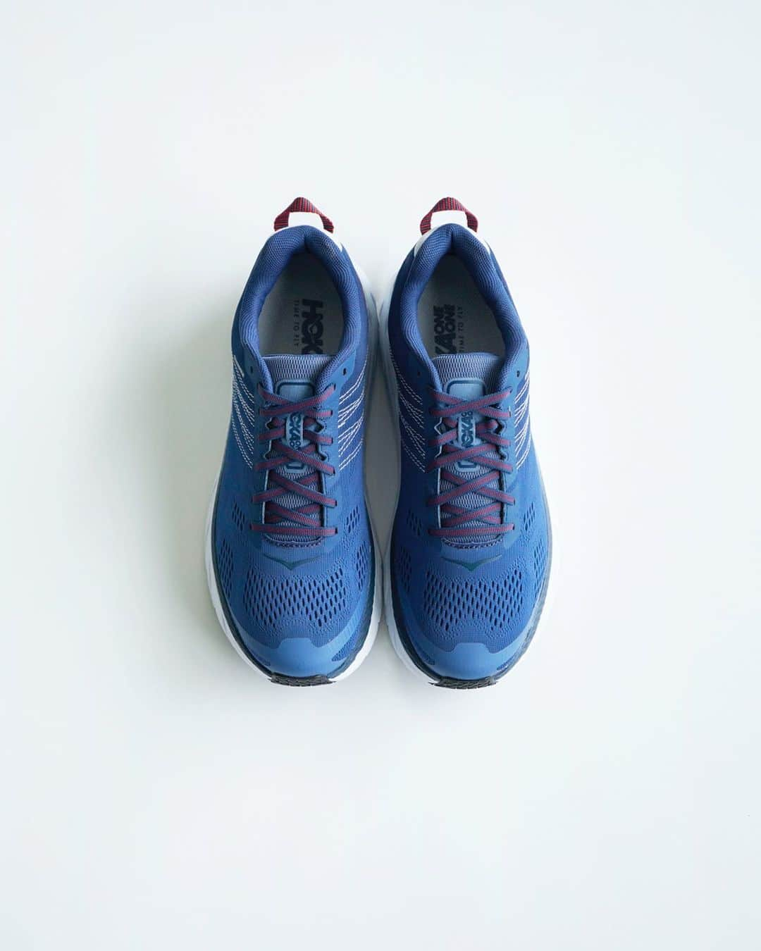 EDIFICEさんのインスタグラム写真 - (EDIFICEInstagram)「【HOKA ONE ONE - CLIFTON 6 - 】﻿﻿﻿﻿ ﻿﻿ ランナーの常識を変えるシューズ、CLIFTONの最高の特性を引き継ぐ最新モデル「CLIFTON6」が待望の入荷です。﻿ ﻿ 柔らかさと軽さを完璧に兼ね備えたCLIFTON6は、さらに走り心地をスムーズに、フィットを快適にするとともに、アッパーのステッチデザインが重量を増すことなく安定性を高めました。﻿ ﻿ ・軽量で通気性に優れたエンジニアーどメッシュ・ステッチによる補強が厚みを抑え、サポートと中足部の安定性を向上﻿ ・耐久性が強化されたアイレット﻿ ・かかと付近から始まるメタロッカーでスムーズな走りを実現﻿ ・EVAミッドソールはHOKA ONE ONEの最大の特徴である極上のクッション性を発揮﻿ ・ヒール部分の傾斜が滑らかで、自然なかかと着地を促す﻿ ・接地面の多いフラットウエスト構造で高い安定性を発揮﻿ ・接地面が多い構造でHOKA ONE ONE(R)特有の高い安定性を発揮・重量を軽減するため、地面と接触が多い部分にのみラバーを搭載﻿ ﻿ 特徴的な見た目とデザインからブランドのアイコニックなアイテムとして、ランニングシューズとしてのみならず、デイリーにも使えるプロダクトとして目が離せない一足です。 ﻿ ﻿﻿﻿﻿ ﻿﻿﻿﻿ ﻿﻿ Shoes : 【HOKA ONE ONE】¥15,000+tax 発売中﻿﻿ ※RED、BLUEカラーは、新宿店、名古屋パルコ店のみの展開となります。 ﻿﻿﻿ ﻿﻿﻿﻿ ﻿ ﻿ ﻿ ﻿ ﻿ ﻿ ﻿ ﻿ ﻿﻿﻿﻿ ﻿﻿﻿﻿ #edifice #hokaoneone #evamidsole #roadshoes #cliftomw6 #runningshoes #shoesaddict #shoestagram #kicks #kickstagram #shoeslovers #shoesaholic #shoefashion #sneakeraddict #sneakerheads #mensshoes #mensfashion #mensstyle #menwithclass #menwithstyle #dapper #dapperman #dapperstyle #エディフィス﻿ #ホカオネオネ」7月14日 21時41分 - edifice.jp