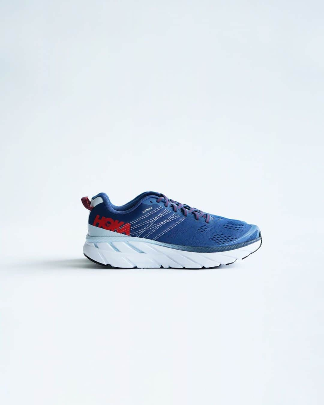 EDIFICEさんのインスタグラム写真 - (EDIFICEInstagram)「【HOKA ONE ONE - CLIFTON 6 - 】﻿﻿﻿﻿ ﻿﻿ ランナーの常識を変えるシューズ、CLIFTONの最高の特性を引き継ぐ最新モデル「CLIFTON6」が待望の入荷です。﻿ ﻿ 柔らかさと軽さを完璧に兼ね備えたCLIFTON6は、さらに走り心地をスムーズに、フィットを快適にするとともに、アッパーのステッチデザインが重量を増すことなく安定性を高めました。﻿ ﻿ ・軽量で通気性に優れたエンジニアーどメッシュ・ステッチによる補強が厚みを抑え、サポートと中足部の安定性を向上﻿ ・耐久性が強化されたアイレット﻿ ・かかと付近から始まるメタロッカーでスムーズな走りを実現﻿ ・EVAミッドソールはHOKA ONE ONEの最大の特徴である極上のクッション性を発揮﻿ ・ヒール部分の傾斜が滑らかで、自然なかかと着地を促す﻿ ・接地面の多いフラットウエスト構造で高い安定性を発揮﻿ ・接地面が多い構造でHOKA ONE ONE(R)特有の高い安定性を発揮・重量を軽減するため、地面と接触が多い部分にのみラバーを搭載﻿ ﻿ 特徴的な見た目とデザインからブランドのアイコニックなアイテムとして、ランニングシューズとしてのみならず、デイリーにも使えるプロダクトとして目が離せない一足です。 ﻿ ﻿﻿﻿﻿ ﻿﻿﻿﻿ ﻿﻿ Shoes : 【HOKA ONE ONE】¥15,000+tax 発売中﻿﻿ ※RED、BLUEカラーは、新宿店、名古屋パルコ店のみの展開となります。 ﻿﻿﻿ ﻿﻿﻿﻿ ﻿ ﻿ ﻿ ﻿ ﻿ ﻿ ﻿ ﻿ ﻿﻿﻿﻿ ﻿﻿﻿﻿ #edifice #hokaoneone #evamidsole #roadshoes #cliftomw6 #runningshoes #shoesaddict #shoestagram #kicks #kickstagram #shoeslovers #shoesaholic #shoefashion #sneakeraddict #sneakerheads #mensshoes #mensfashion #mensstyle #menwithclass #menwithstyle #dapper #dapperman #dapperstyle #エディフィス﻿ #ホカオネオネ」7月14日 21時41分 - edifice.jp