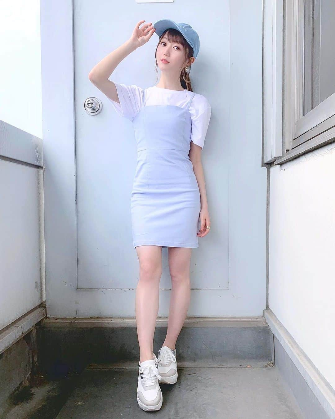 大谷映美里さんのインスタグラム写真 - (大谷映美里Instagram)「🕊💎🕊💎 ㅤㅤㅤㅤㅤㅤㅤㅤㅤㅤㅤㅤㅤ 有難いことに＝LOVEの公式キャップのデザインを 考えさせていただきました✨ ㅤㅤㅤㅤㅤㅤㅤㅤㅤㅤㅤㅤㅤ 爽やかなライトブルーのデニム生地、 シンプルだけどイコラブのカラーも出せる刺繍… こうしたい！を全部叶えていただきました😭🙏🏻💘 ㅤㅤㅤㅤㅤㅤㅤㅤㅤㅤㅤㅤㅤ 先日の愛知個別握手会の会場で販売が開始されました♪ キャップに合わせたコーデにしてみたよ〜💗 お洋服とスニーカーは #forever21 です！ ㅤㅤㅤㅤㅤㅤㅤㅤㅤㅤㅤㅤㅤ 7月15日からはネット販売も予定をしています☺️ 明日です！！！🕊✨ 女性も男性も、身に付けていただけたら嬉しいな〜💕 ㅤㅤㅤㅤㅤㅤㅤㅤㅤㅤㅤㅤㅤ #イコラブ公式キャップ #イコラブ #イコールラブ」7月14日 21時51分 - otani_emiri