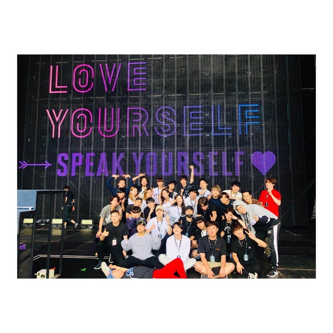 木下流声のインスタグラム：「BTS WORLD TOUR ‘LOVE YOURSELF: SPEAK YOURSELF’ – JAPAN EDITION エコパスタジアム公演  ダンサーとして２公演出演させていただきました✨  お客さん含め、会場全体から最高の熱量とパワーを感じました🔥  ありがとうございました😊  #防弾少年団 #BTS #방탄소년단」