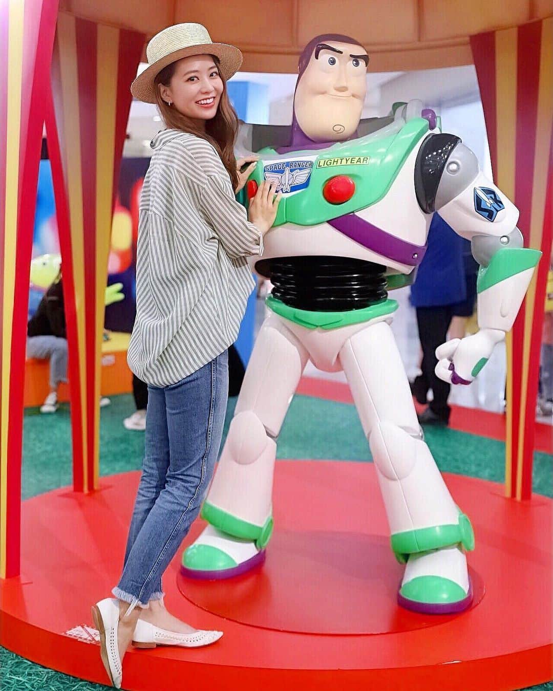 悠衣さんのインスタグラム写真 - (悠衣Instagram)「📸 上海の#iaPM のホームページに載る？？スナップをお願いされて 撮っていただいたのだが ・ データいただいたら 少し加工が加わっていた。笑笑 ・ 嬉しいやら悲しいやら。笑笑」7月14日 22時00分 - yu1_1987