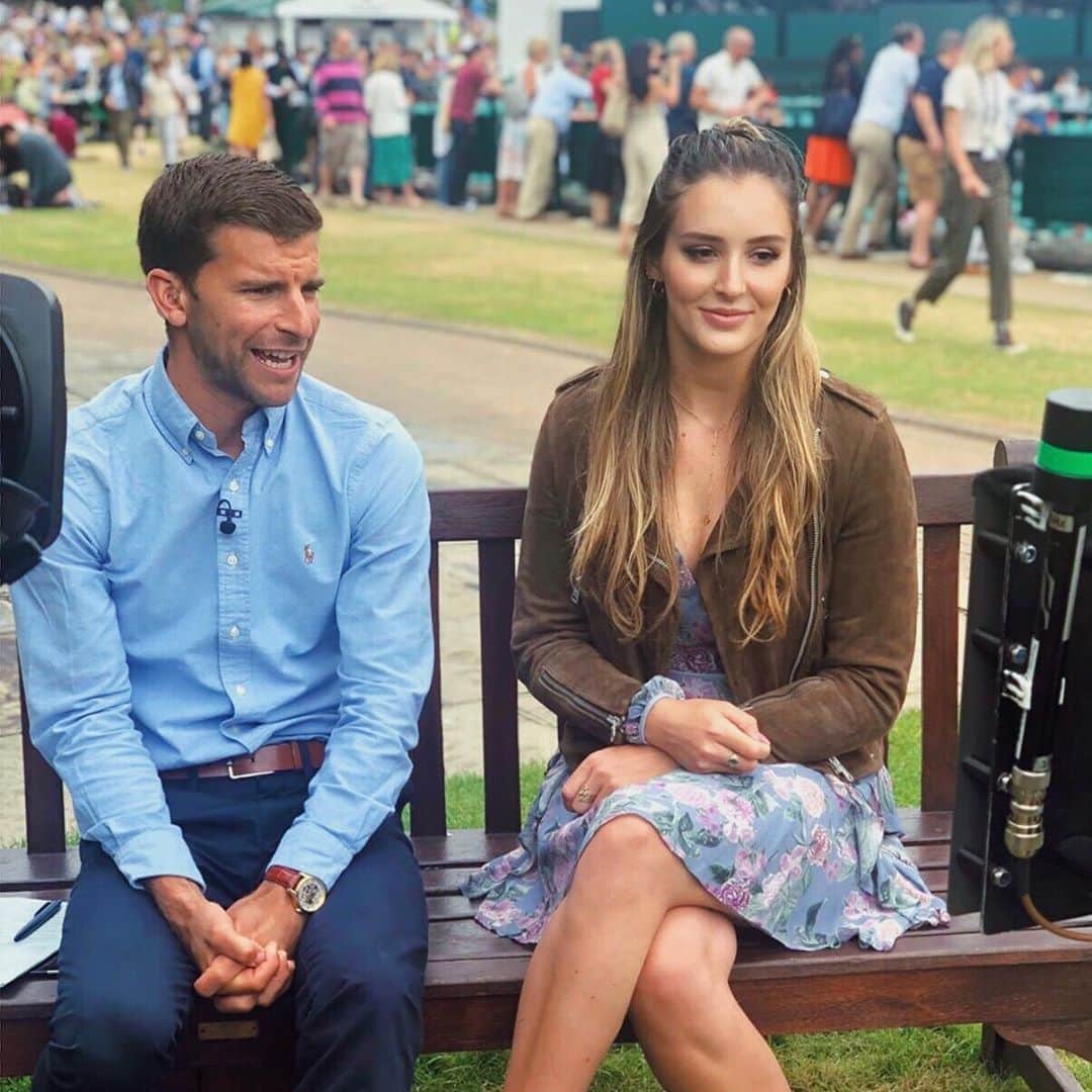 ローラ・ロブソンのインスタグラム：「Last bit of work done. Thanks for a great two weeks @5livesport @wimbledon 🙌🏼 Now to enjoy the men’s final 🥂 #fedfan」