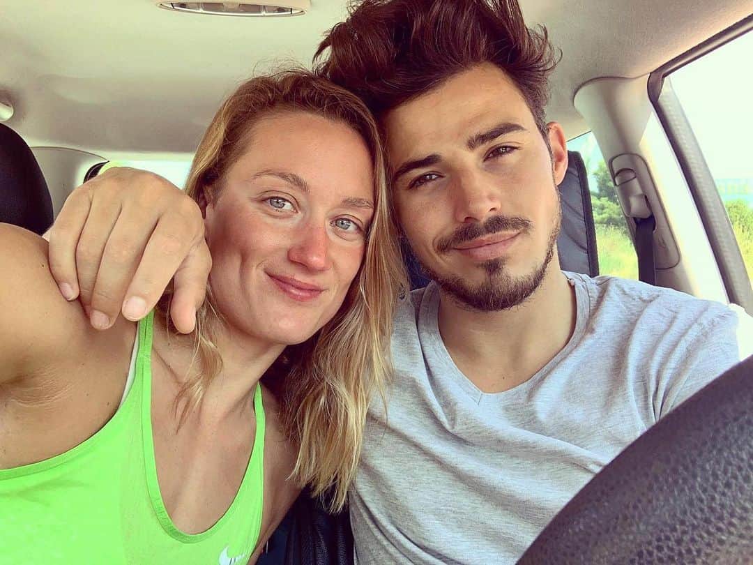 のインスタグラム：「Con todo y para todo. 👨🏻👩🏼❤️❤️ #myboy #happy」