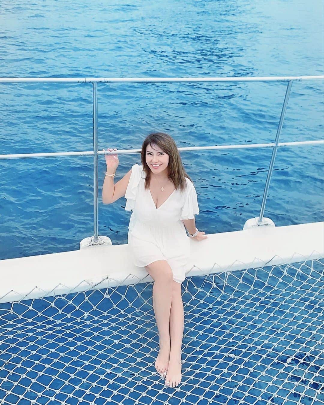 selfieneのインスタグラム：「#クルージング  #70f  #トリマラン #アイランドホッピング  #海外旅行  #海外旅行好きな人と繋がりたい  #英会話 #大人留学  #オランゴ島  #プライベートビラ  #投資家  #投資女子」