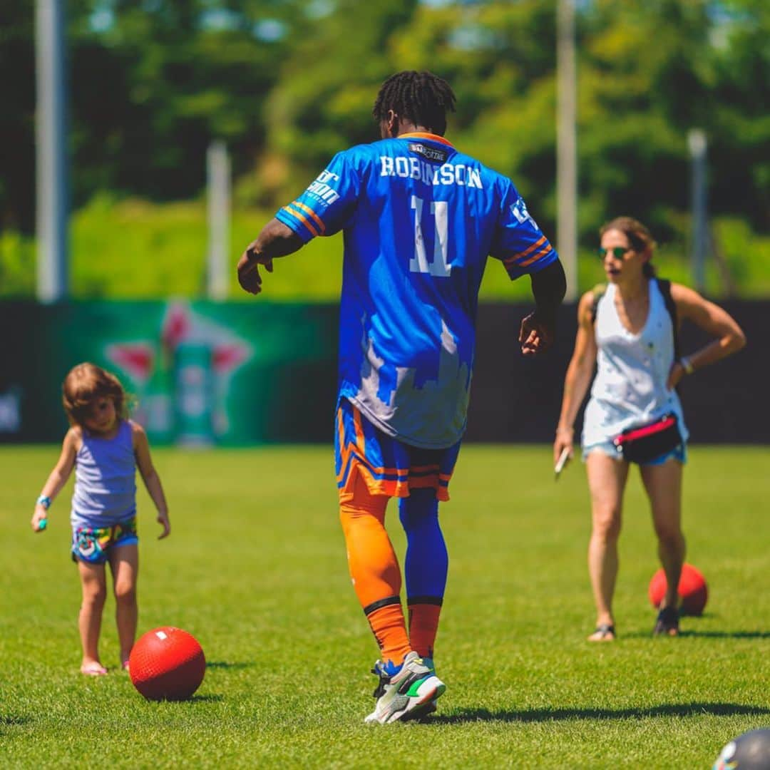 ネイト・ロビンソンさんのインスタグラム写真 - (ネイト・ロビンソンInstagram)「My Kickball/ Dodgeball game was so much fun! I can’t wait to do it again! #holdat @clearvision.marketing 📷: @oneiphotography」7月14日 22時37分 - naterobinson