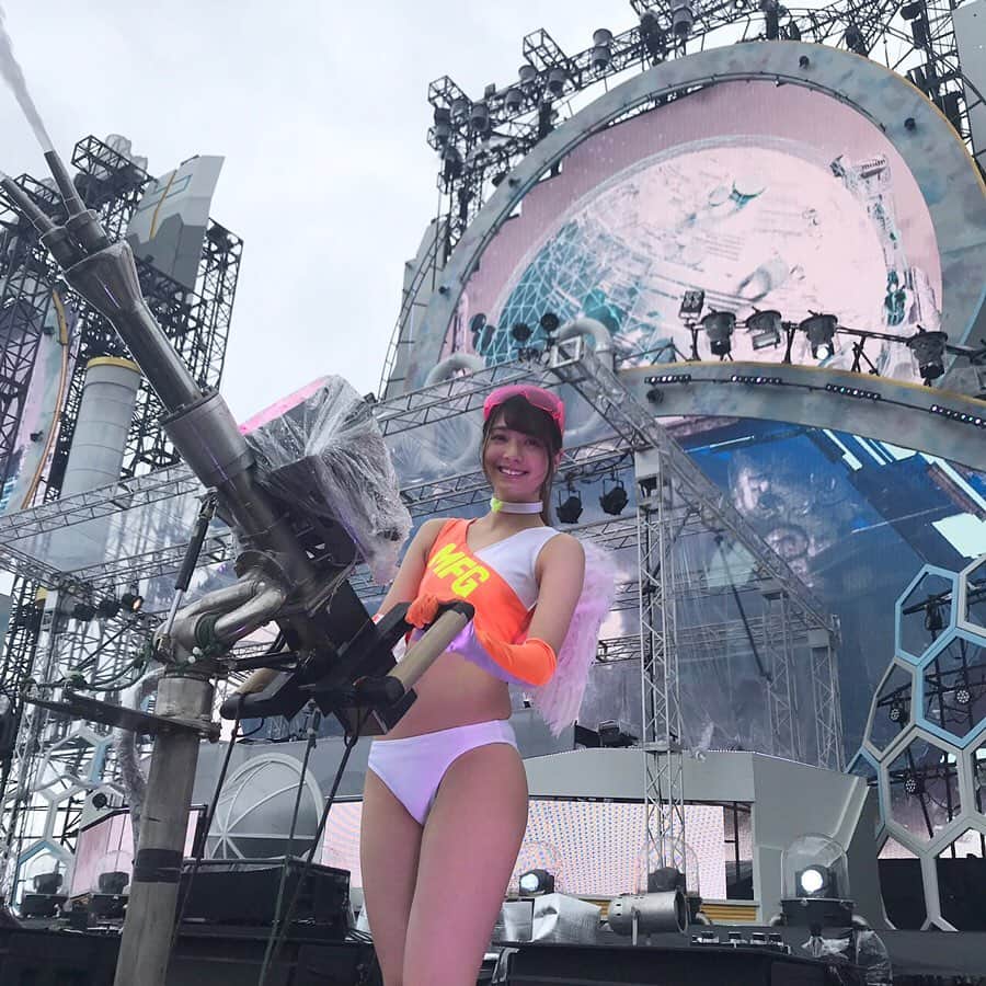 山口はのんのインスタグラム：「S2Ojapan2019﻿、水かけガールとして参加しました❕﻿ めちゃめちゃ楽しくて盛り上がりが最高だった❕﻿ ﻿ 10代最後の日にこんな楽しい経験ができて嬉しかった〜﻿☺️﻿ ﻿ 明日は生誕祭❕楽しみましょう〜🥂💕﻿ ﻿ #S2O﻿ #S2Ojapan﻿ #S2Ojapan2019﻿ #MFGエンジェルス﻿ #MFゴースト #山口はのん」