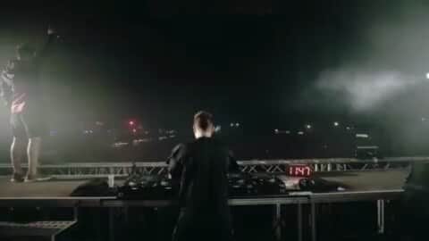 のインスタグラム：「@blasterjaxx firing up the stage like they always do and the crowd goes completely wild! #blasterjaxx #shoutoutsunday #shoutout #spinninshoutout #spinninrecords #liveplay #festivalseason #festival」
