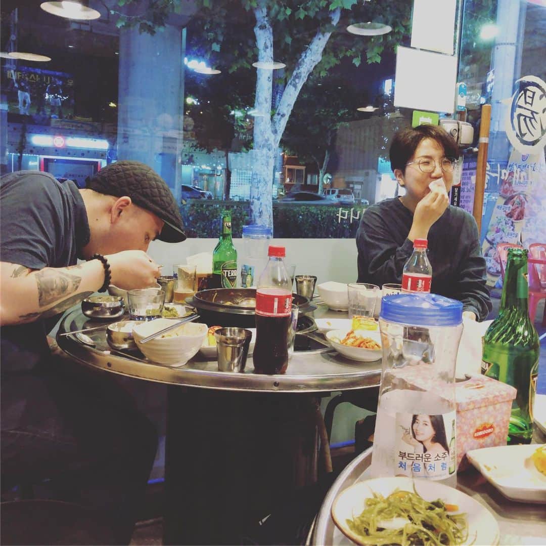 内沼晋太郎さんのインスタグラム写真 - (内沼晋太郎Instagram)「TABFにはソウルの友人が何人かいますが、こちらはソウルに来ました（仕事）。入れ違い〜#seoulbookstore」7月14日 22時58分 - numabooks