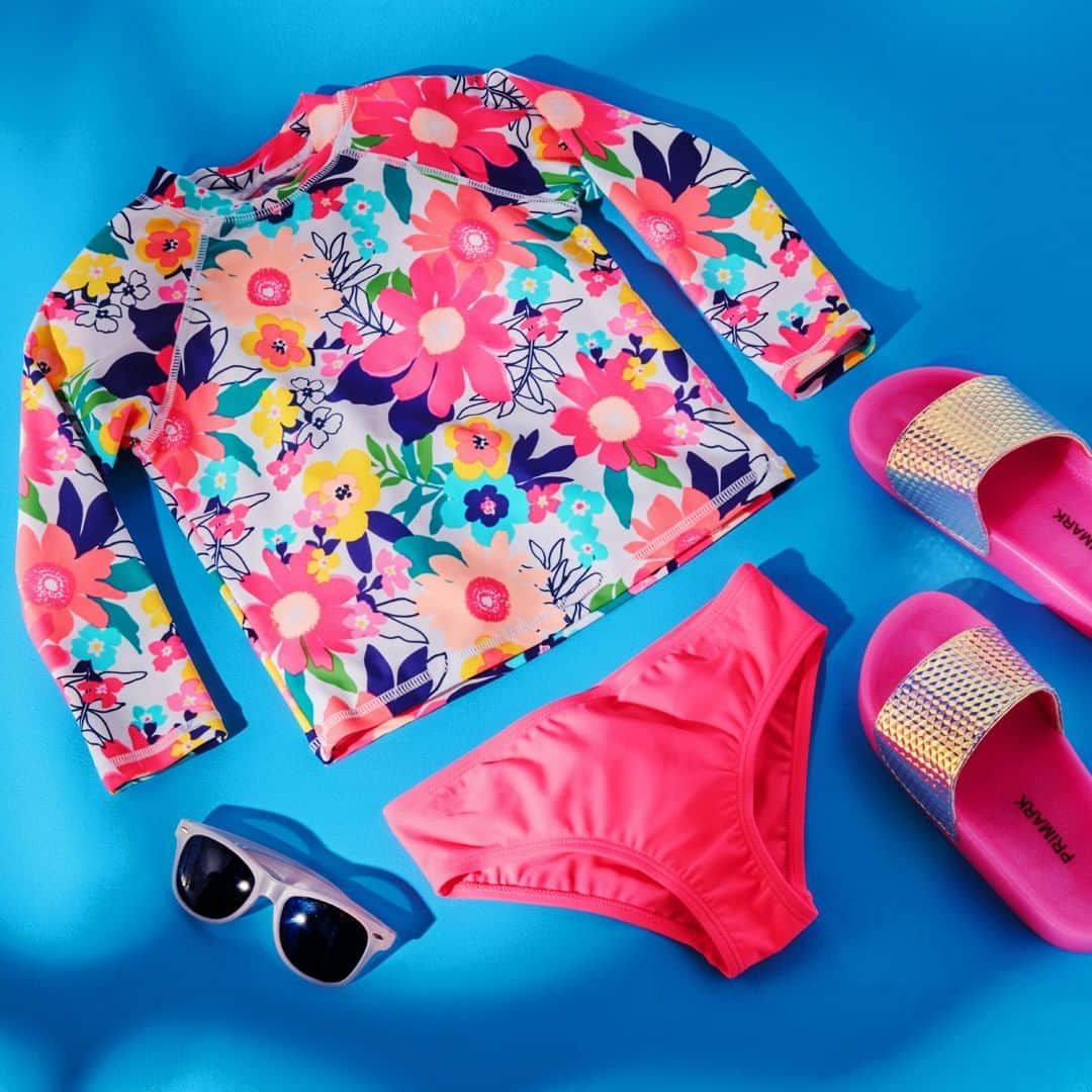 プリマークさんのインスタグラム写真 - (プリマークInstagram)「Flower power made for the pool 🌸🌼 Kids' Rash Vest €9/$10 (Available in: 🇮🇪🇫🇷🇮🇹🇪🇸🇵🇹🇺🇸) #Primark #kidswear #swimwear」7月14日 23時00分 - primark