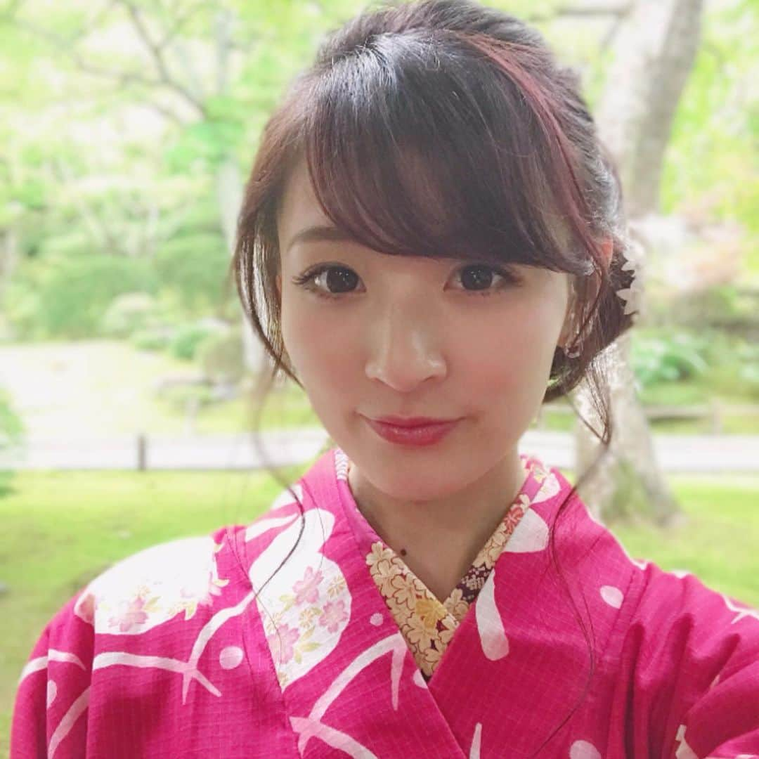 福田朱子さんのインスタグラム写真 - (福田朱子Instagram)「仙台でのお仕事のとある日👘 . 和装で、素敵な場所にいったもんだから、スタッフさんも他のところの三倍くらい写真撮ってた！！w . . 普段自分のでは選ばなそうな赤をチョイス💡 . . しかし柄にはうさぎがいます🐰❤️ . . #和装 #kimono #yukata #浴衣 #和風 #japan #japanesegirl #japanese #庭園 #円通院 #自然 #garden #着物 #うさぎ #rabbit #和柄 #instagood #instagram #instalike #instapic #instafashion #仙台 #sendai #チカラ #日本の風景 #日本の文化 #日本旅行 #日本人」7月14日 23時07分 - syuko29