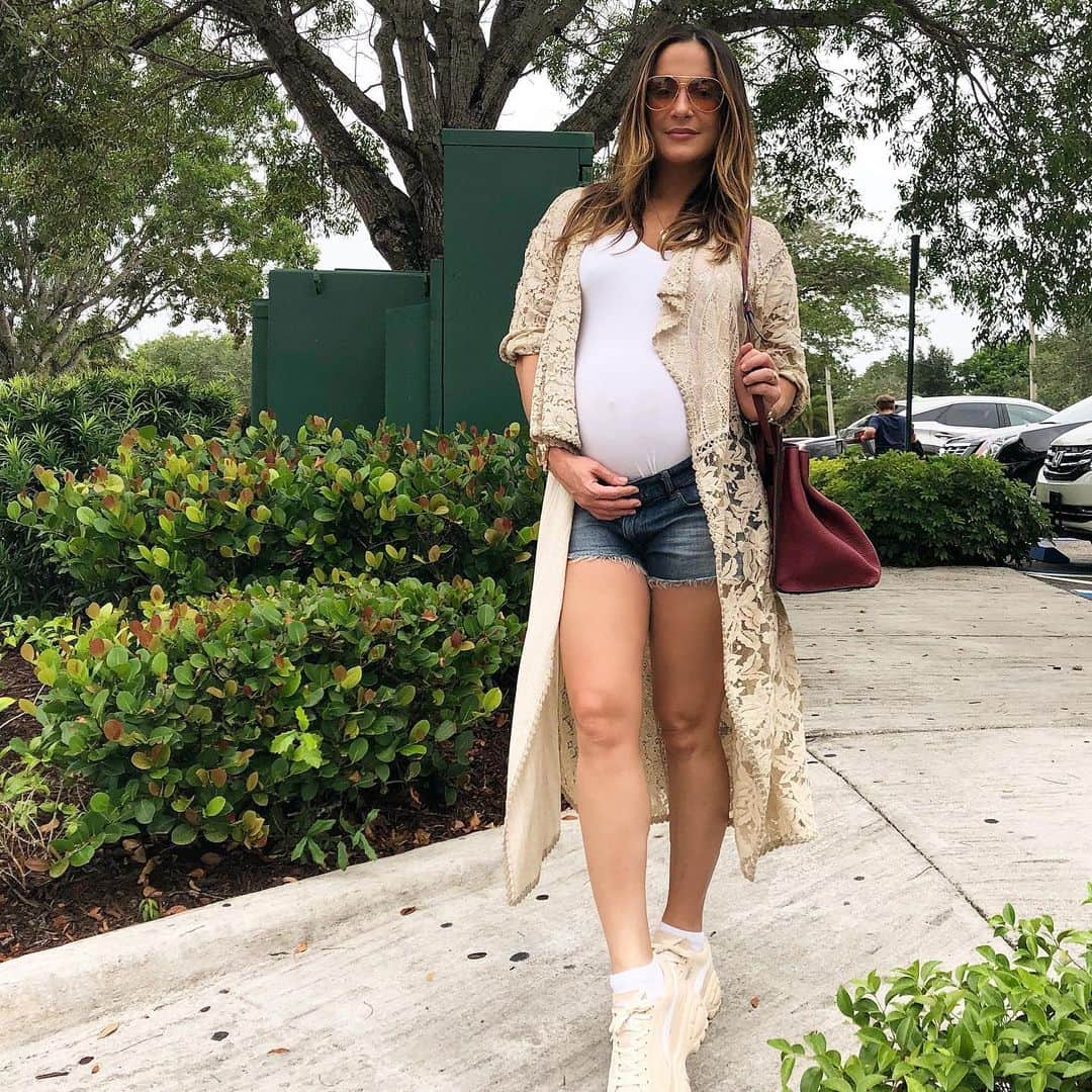 Claudia Leitteのインスタグラム：「Clique no link da minha BIO. Tem coisa linda por lá! #SaudadeDeVocê」