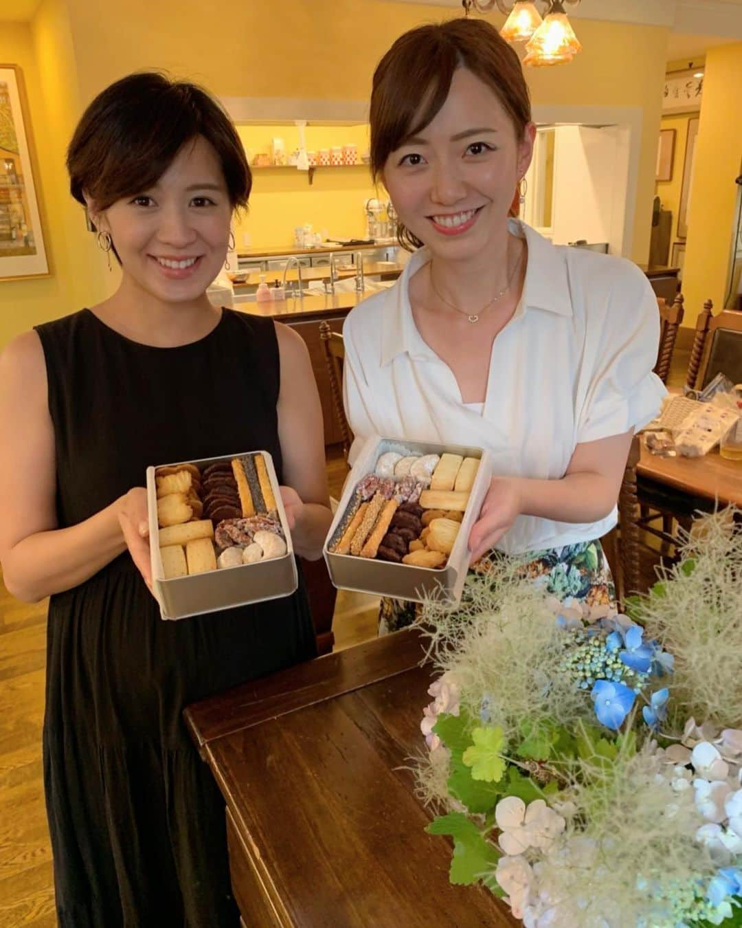 内田嶺衣奈さんのインスタグラム写真 - (内田嶺衣奈Instagram)「つばきさんと通っているお菓子教室🍩  先日はクッキー缶づくり🍪✨ 沢山つくりました💖 クッキーが本当にだいすきなので、 焼きあがる香りに出来立てサクサクな食感、幸せなレッスンでした🤤🤤 ＊  家に持ち帰ってからも、 驚異的な早さで消費してしまいました…🥳 必ずや！また焼きます🤤  そして！ つばきさんがインスタ始めました〜😍💖 こちらです💁‍♀️🌹 @keiko_tsubakihara  #椿原アナ #お菓子教室 #クッキー #クッキーモンスターうちだ🍪👾」7月14日 23時14分 - reina.uchida