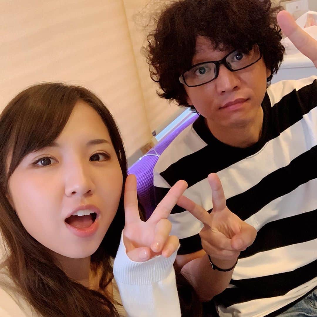 阿部真央のインスタグラム：「今日はギター和田けんと一緒でした。何のお仕事かはまたご報告します✨  #和田建一郎 #阿部真央」