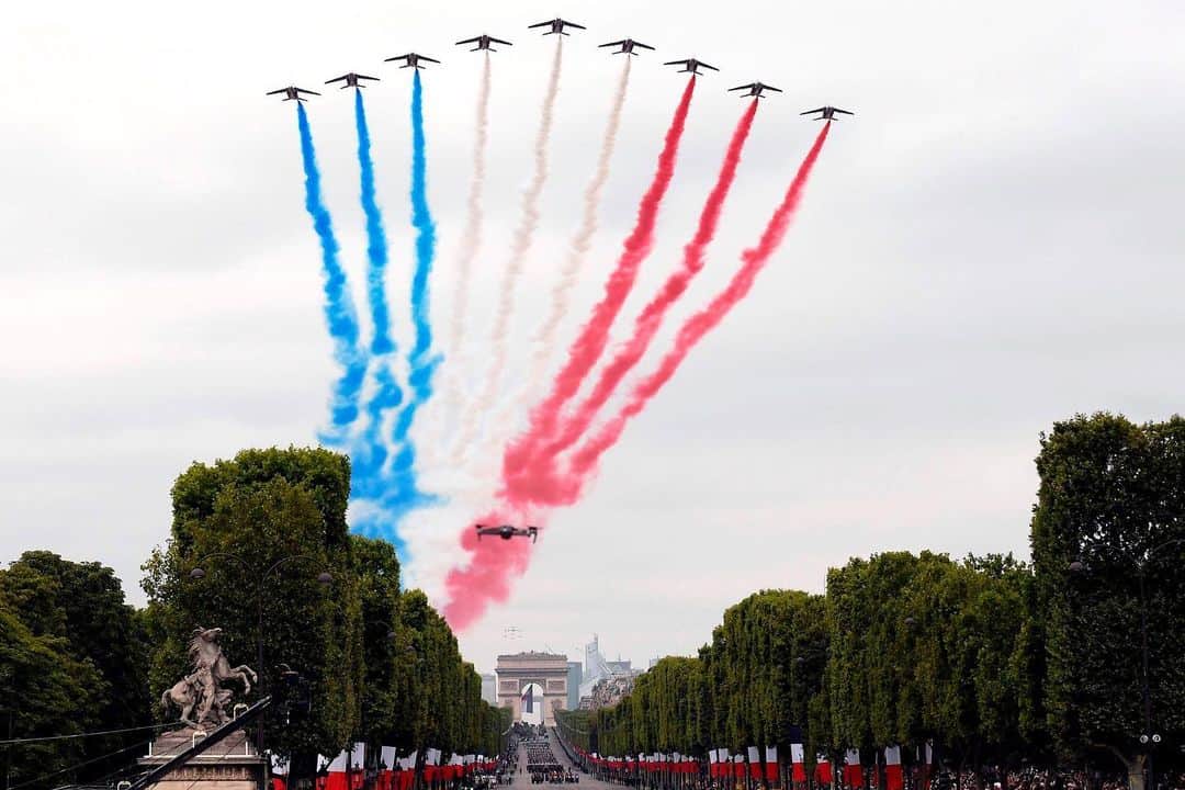 NBC Newsさんのインスタグラム写真 - (NBC NewsInstagram)「French elite acrobatic flying team "Patrouille de France" performs a flying display over #Paris during the annual #BastilleDay military parade down the Champs-Elysees avenue on Sunday. More at the link in our bio. . 📷 Lionel Bonaventure / @afpphoto / @gettyimages」7月14日 23時21分 - nbcnews