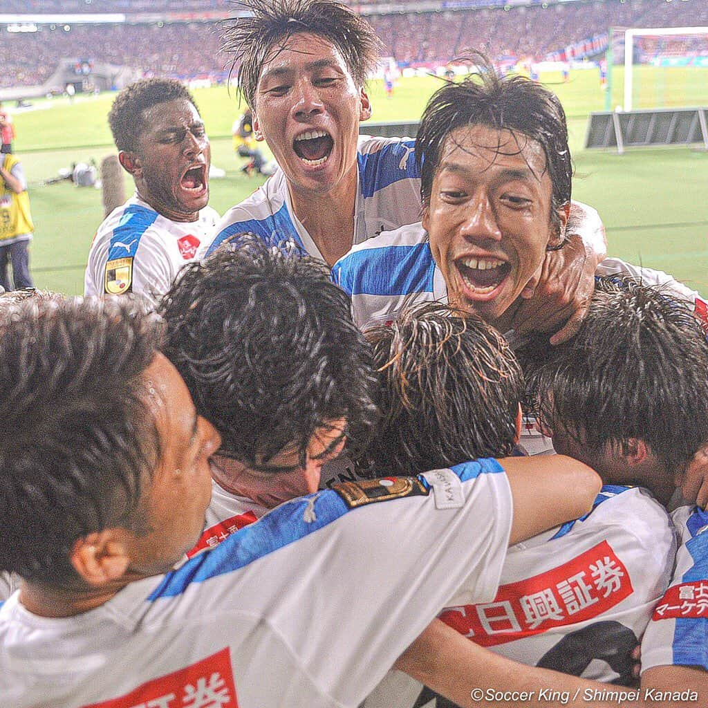 サッカーキングさんのインスタグラム写真 - (サッカーキングInstagram)「. 歓喜の雄叫び！（2019.07.14） . 📷Photo by @shimpeei (Soccer King) . #齋藤学 #小林悠 #田中碧 #谷口彰悟 #下田北斗 #中村憲剛 #ジェジエウ #川崎フロンターレ #frontale #明治安田生命J1リーグ #Jリーグ #コトシハJガハンパナイ #JLeague #J撮り #J1 #football #サッカーキング #⚽️ #サッカー」7月14日 23時49分 - soccerkingjp