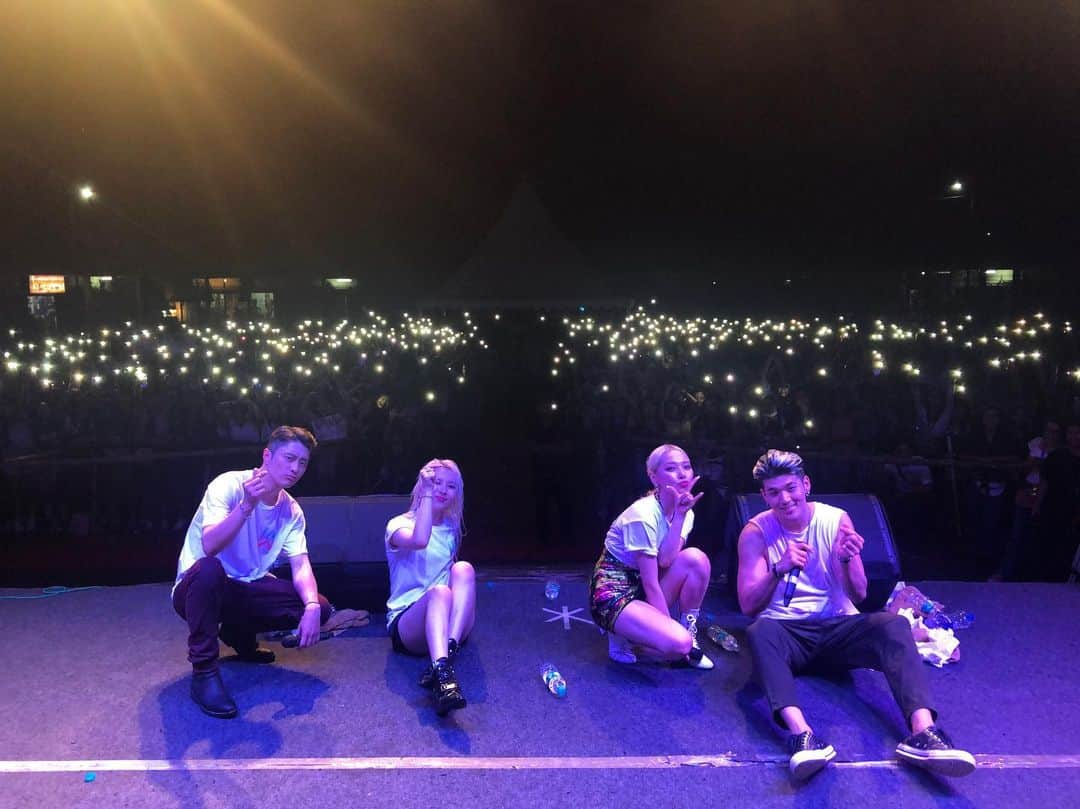 K.A.R.Dさんのインスタグラム写真 - (K.A.R.DInstagram)「‪[#KARD]‬ ‪Love you guys♥️‬ ‪Beautiful Guwahati😘🇮🇳‬ . #BM #JSEPH #SOMIN #JIWOO‬」7月14日 23時41分 - official_kard