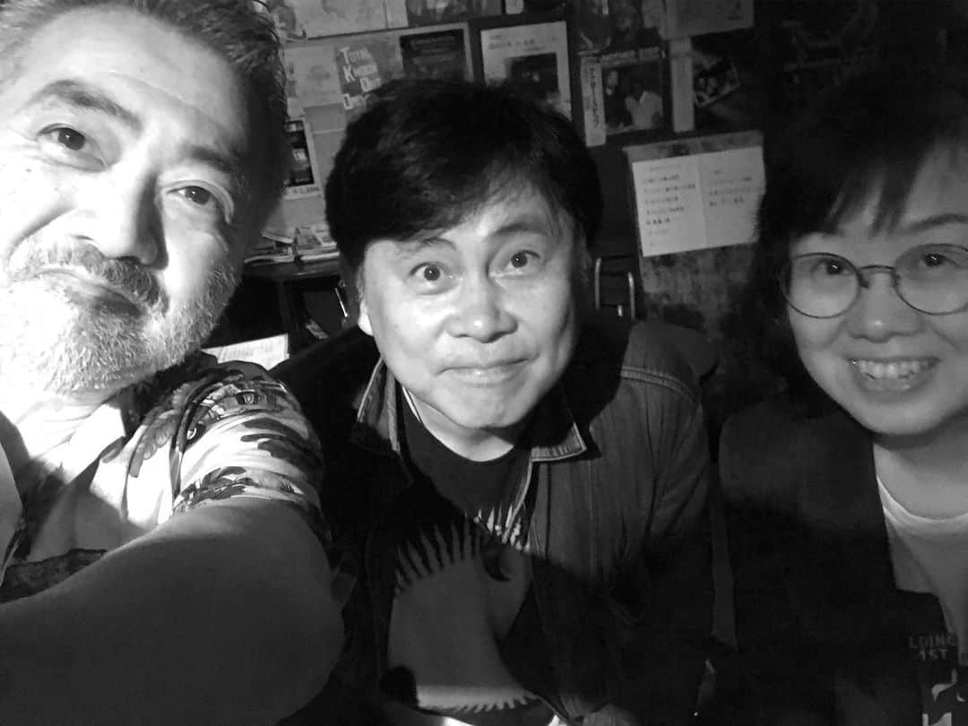 巻上公一さんのインスタグラム写真 - (巻上公一Instagram)「札幌のくうで、ソロをやらせていただきました。 急なブッキングのお願いに 快く応じていただけたくうのマスターと奥様、ありがとうございました。  1部 　口琴の様々  2部　ヴォイス・パフォーマンス講座 声とエレクトロニクスのファンタジア」7月14日 23時56分 - koichimakigami