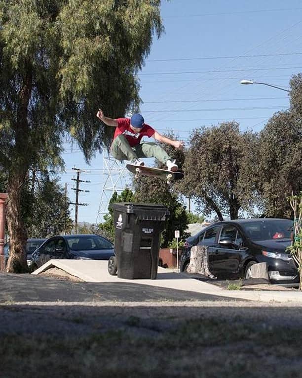 adidas Skateboardingのインスタグラム：「No illusions. Just Jake /// @jakedonnelly amps up a frontside flip in his signature colorway of the 3MC. Get Jake's Rider Series colorway at your local skate shop now. 📸@morfordmedia • #adidasSkateboarding #3MC」