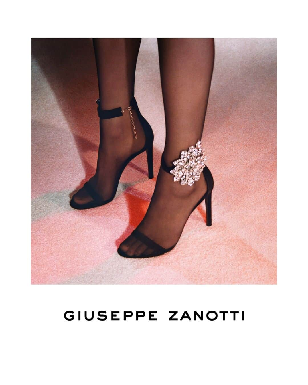 Giuseppe Zanotti Designさんのインスタグラム写真 - (Giuseppe Zanotti DesignInstagram)「Between the light and the dark is #GiuseppeZanotti style. First look at the exquisite FLEUR sandal—a couture-crafted stiletto with a glistening bloom. #GZFW19 Photo by: #SuffoMoncloa」7月15日 0時00分 - giuseppezanotti