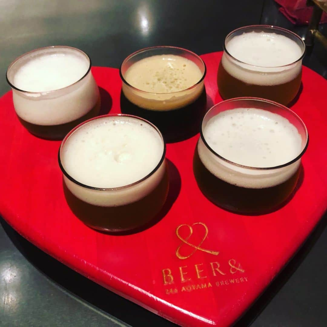 世手子さんのインスタグラム写真 - (世手子Instagram)「Perfect for adult dating(๑ˇ3ˇ๑) Pair with craft beer🍺∩(´^ヮ^｀)∩🍺 The dessert is Pâtisserie & Café DEL'IMMO's chocolatier full-fledged parfait(*ﾉ･ω･)ﾉ⌒。🍫 (∀｀*)ゞ Everyone,good comments thanks(/ω＼) https://item.woomy.me/c/51008 @beerandinfo #246aoyamabrewery を堪能してきたょ！  #テイスティングフライト もハートで可愛かったっっ ハンバーガーとポテトも美味しかった☆°｡⋆⸜(* ॑꒳ ॑* )⸝ #チョコレートの変態 で知られる @eguchikazuaki #江口和明 シェフの @de_limmo #delimmo #ホワイトルビーストロベリー 食べたょｖ（=＾0＾=）ｖ 美味しかった✧( ु•⌄• )◞◟( •⌄• ू )✧ 幸せ❤ #ビアランド246  @naturalcouture_official のイヤリング付けてお出かけꉂ(σ▰˃̶̀ꇴ˂̶́)σ✧ 外苑前 ビアランドで検索してね(*๓´╰╯`๓)♡ Casting by @woomy.restaurant」7月15日 0時00分 - rojide