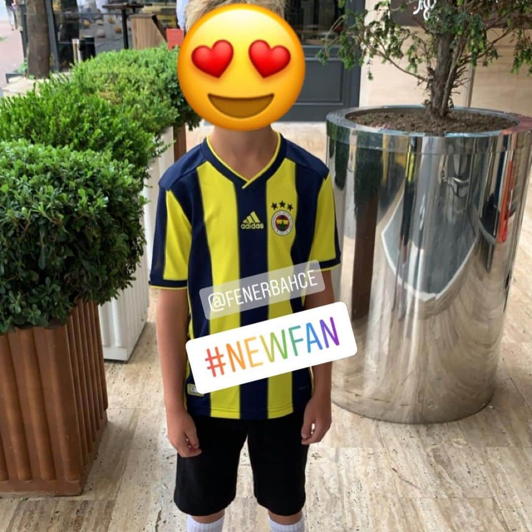 マックス・クルーゼさんのインスタグラム写真 - (マックス・クルーゼInstagram)「Yeni Fenerbahçeli😍 #istanbul #firsttimeinturkey  New Fan of Fenerbahçe😍」7月15日 0時01分 - max.kruse10