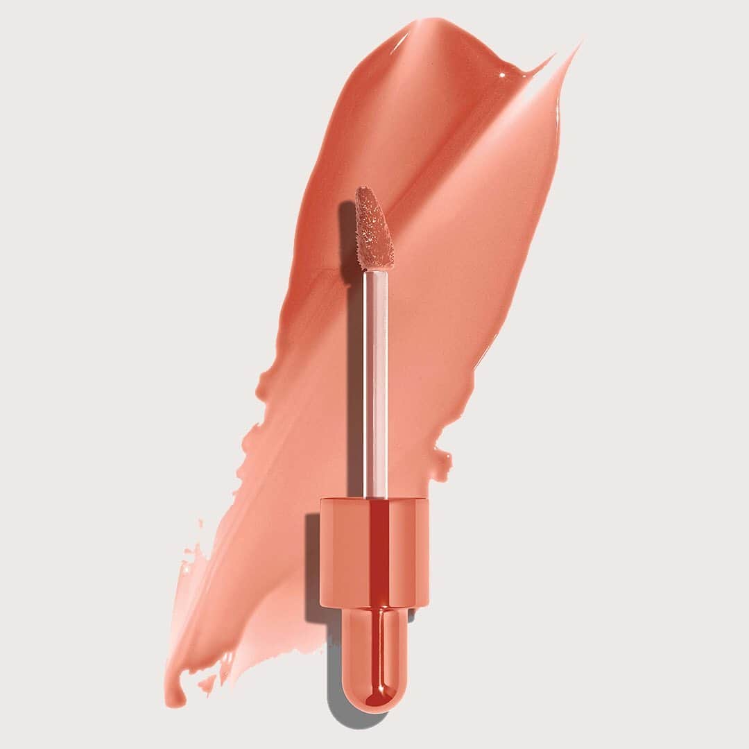 Revlonさんのインスタグラム写真 - (RevlonInstagram)「Welcome to the glow show 💖 NEW Kiss Glow Lip Oil beams with a hint of color and revitalizes with lip conditioning oil complex.」7月15日 0時11分 - revlon