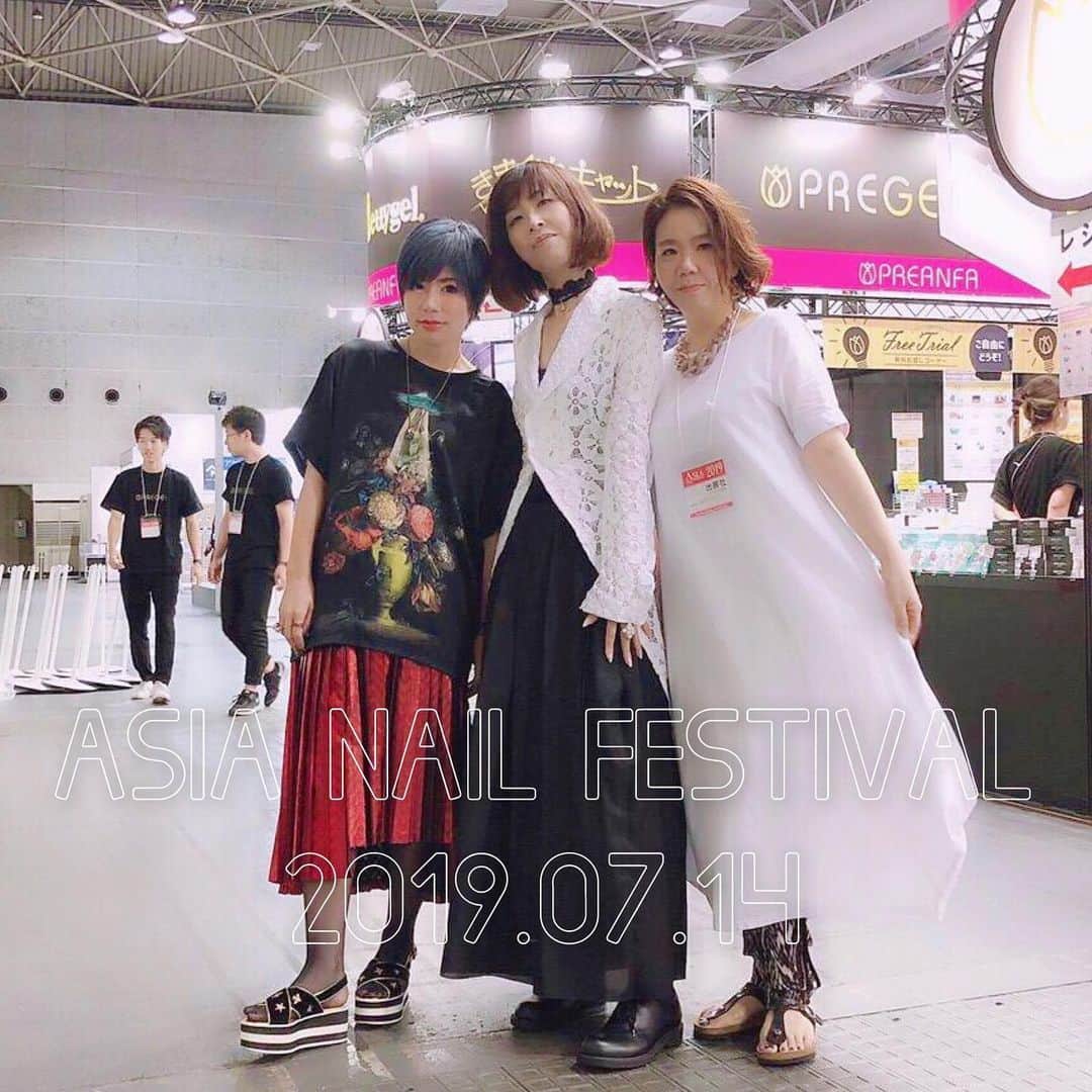 のインスタグラム：「2019 Asia Nail Festival 1日目 ワークショップ、ザ解決コーナー、デモンストレーション来てくださった方々ありがとうございました😊🙏💓 明日もよろしくお願い致します😌🙏🙏💓」