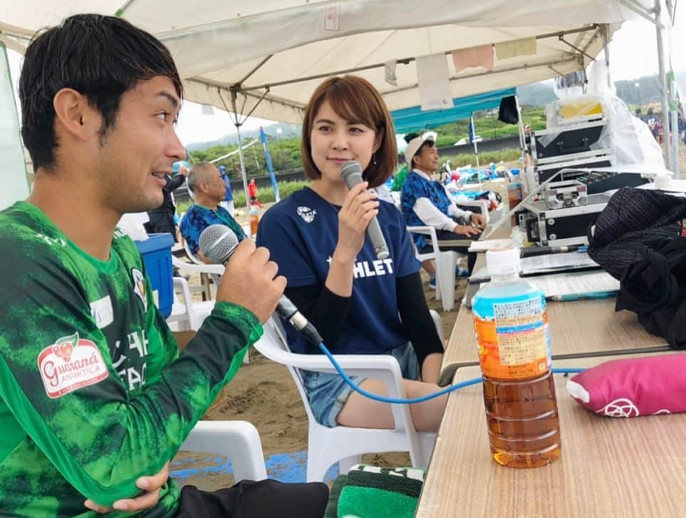 佐藤由季さんのインスタグラム写真 - (佐藤由季Instagram)「御宿ありがとーーう🌊 生憎のお天気でしたが、インスタ映え スポットで、そんなの関係ない（笑） なんだかこれだけだと 遊びに行ったみたいなので（笑） お仕事証拠も載せておきます😆🎤 東京ヴェルディビーチサッカーチームの 選手の皆さんが代わる代わる放送席に 来て下さったり、お手伝いに来て下さって いた高校生や大学生の皆さんが声をかけて 下さったのも本当に嬉しかったです😍 そして、二日目ももちろん、、、 カレーで〆🍛笑 ちなみに最後の呟き動画は・・・ 決して一人で喋っている訳ではありません、 二日間ずっと私のフォローをして下さった スタッフBさんと喋っていますので ご安心下さい😅(ウォーーー！！って笑) そして、明日はbayfm特設リポート 2本担当します🎤 ①11:49頃〜②12:53頃〜 それぞれ4分くらいずつ生リポートします ので、お聴きいただけたら嬉しいです👂✨ #ビーチサッカー  #御宿  #インスタ映え  #東京ヴェルディBS  #川口敬介 選手 #道畑俊輔 選手 #見山龍之介 選手 #マテウスロペスドスサントス 選手 #山川遼太 選手 #田中颯 選手 #みんな優しい  #ありがとうございました  #応援します ⚽️ #bayfm  #大会MC  #フリーアナウンサー  #佐藤由季  #カレー好き  #カレー女子  #カレーマイスター」7月15日 0時34分 - yukisato0710