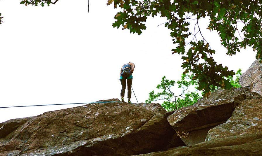 Linda Hallbergさんのインスタグラム写真 - (Linda HallbergInstagram)「Who would think.. that I would find such a big passion for something... in my 30’s. About two years ago I tried climbing for the first time. And now it has become a real passion in my life. Beeing up there, on the walls, is the best mix of freedom, challenge and true happiness. I wish that everyone could feel this feeling at some point in life ❤️」7月15日 0時43分 - lindahallberg